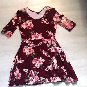 Justify Short-Sleeve Floral Patterned Dress
